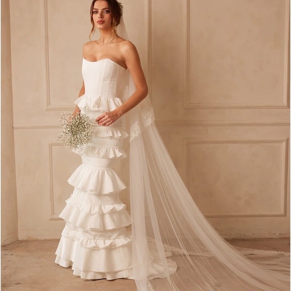 V. Chapman Milano Set in White Crinkle Brocade size 2 NEW WITH TAGS - Picture 4 of 9